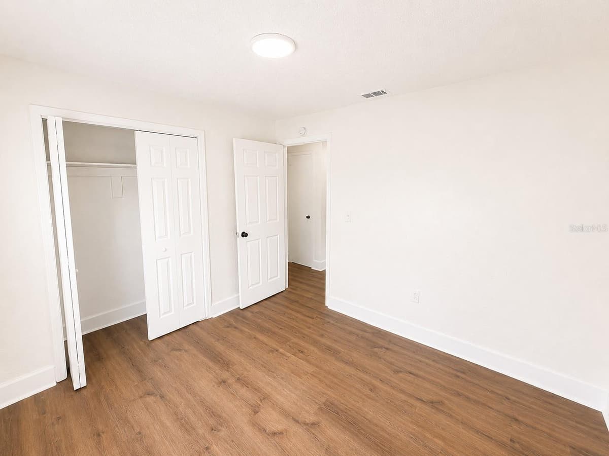 7313 THOMAS JEFFERSON CIRCLE — photo 7 of 11