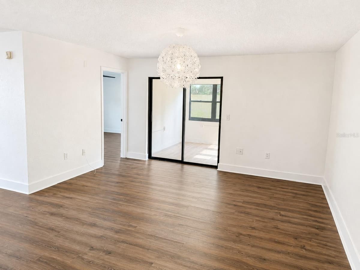 7313 THOMAS JEFFERSON CIRCLE — photo 3 of 11