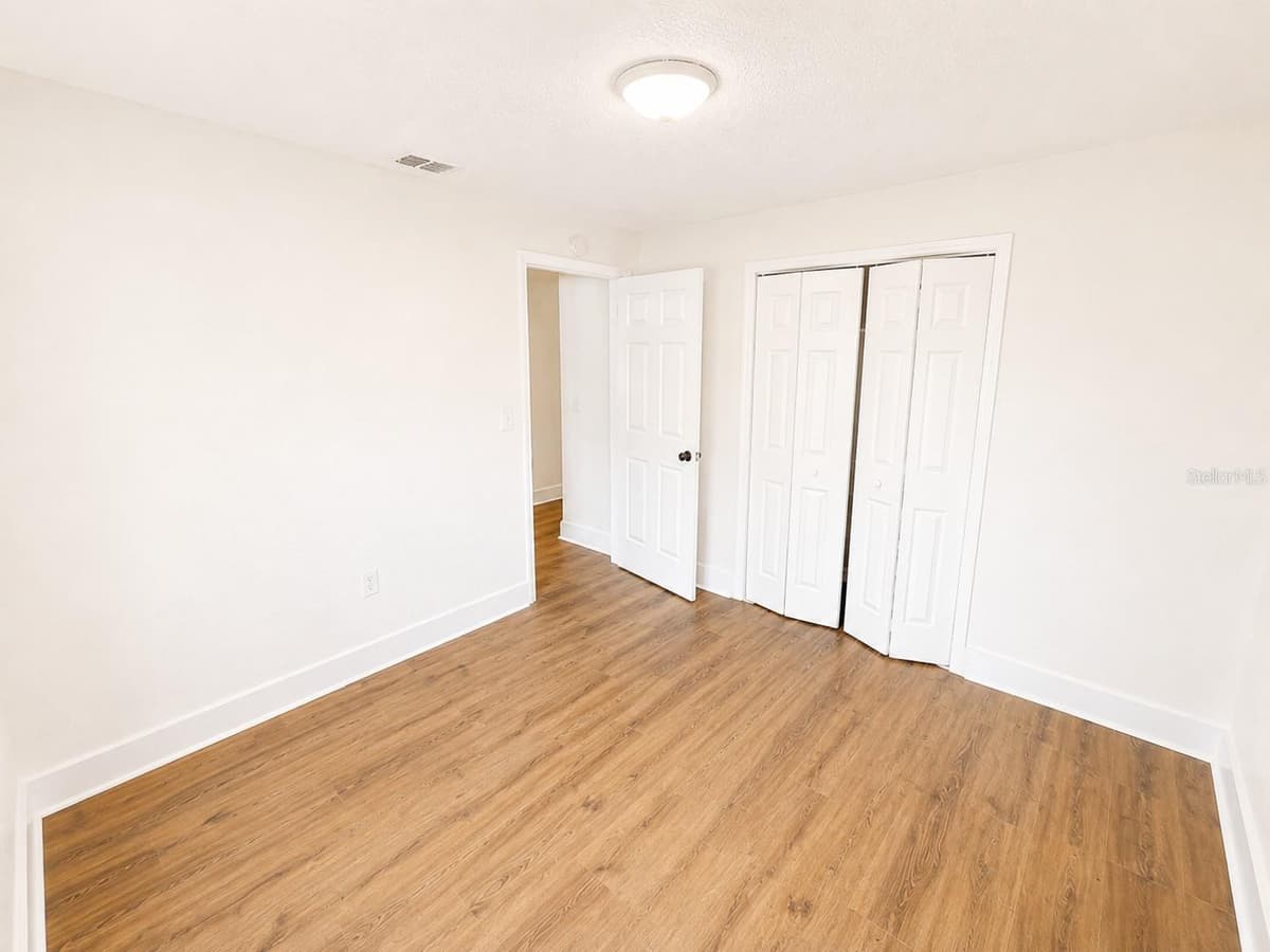 7313 THOMAS JEFFERSON CIRCLE — photo 5 of 11