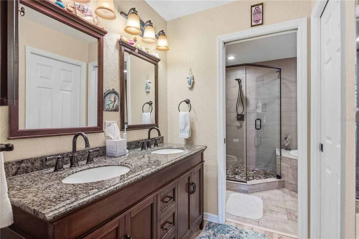 11722 CURRIE LANE — photo 9 of 40