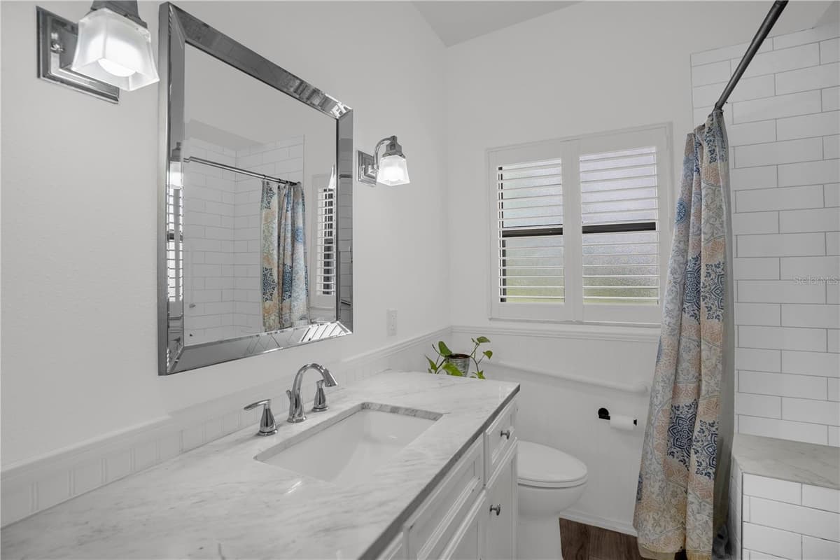 125 LAUREN COURT — photo 35 of 37