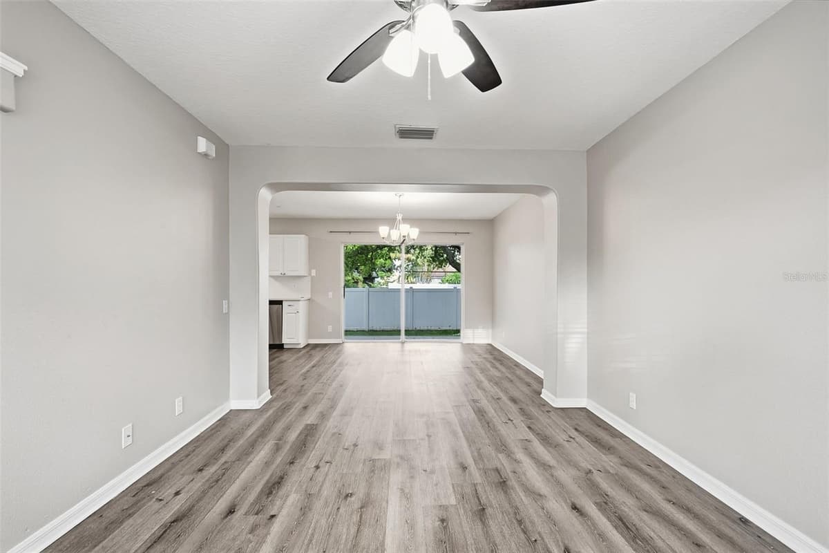 13157 THOROUGHBRED LOOP — photo 10 of 39
