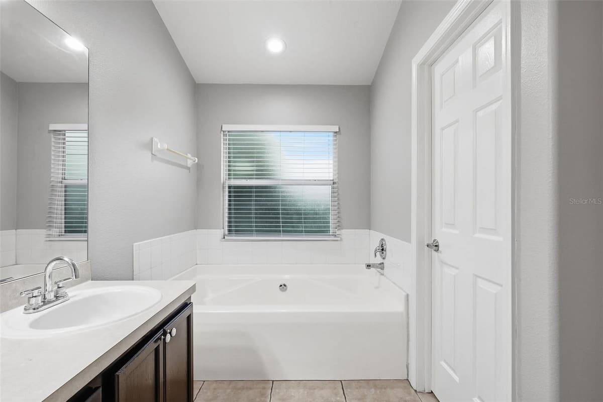 13157 THOROUGHBRED LOOP — photo 34 of 39