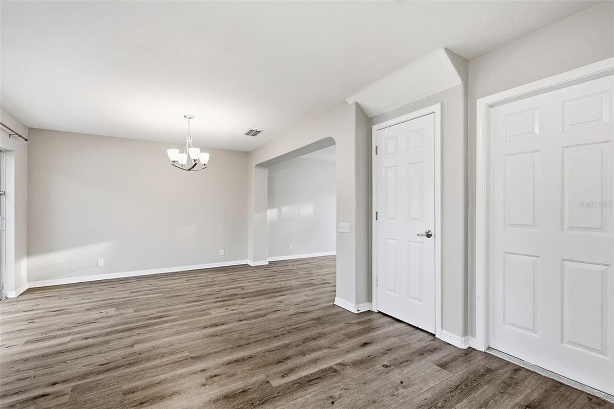 13157 THOROUGHBRED LOOP — photo 12 of 39