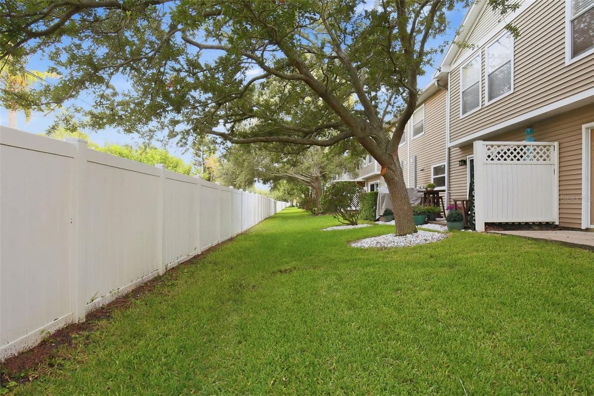 13157 THOROUGHBRED LOOP — photo 37 of 39