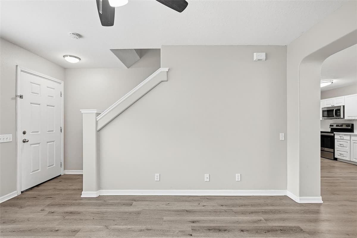 13157 THOROUGHBRED LOOP — photo 9 of 39