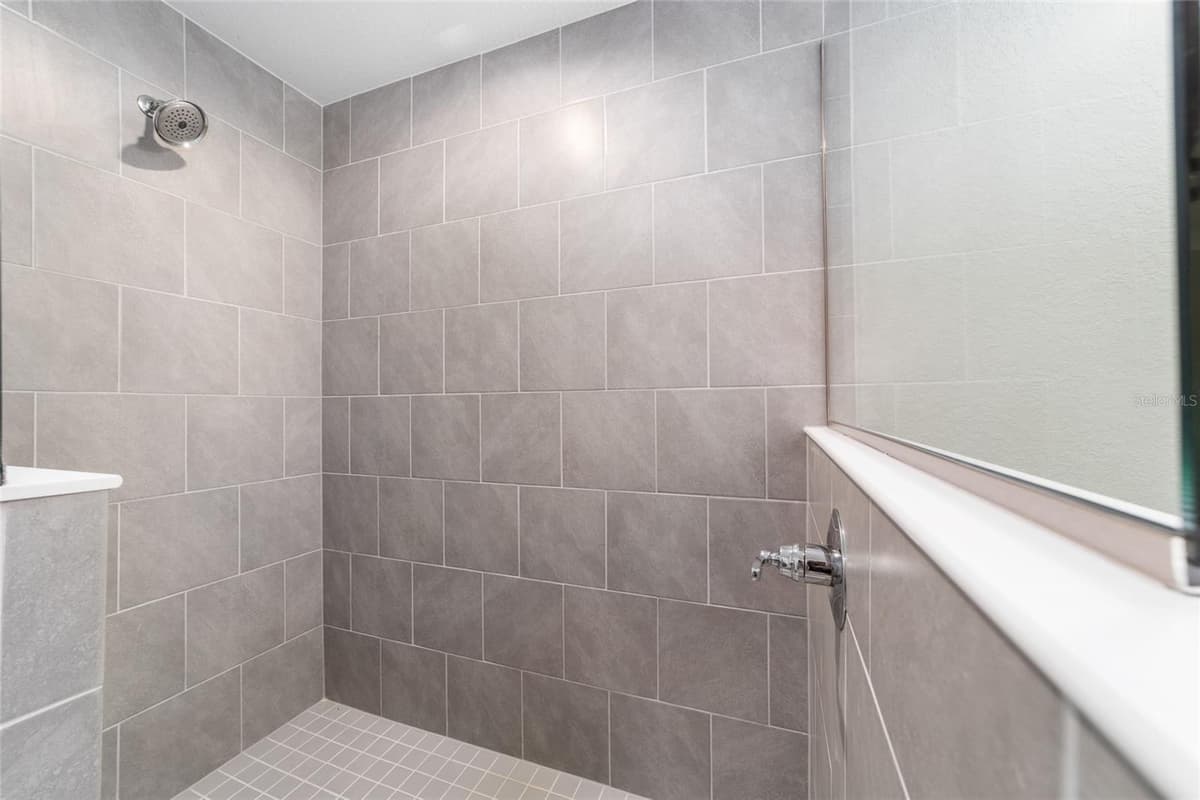 3617 BREEZY POINT DR — photo 9 of 18