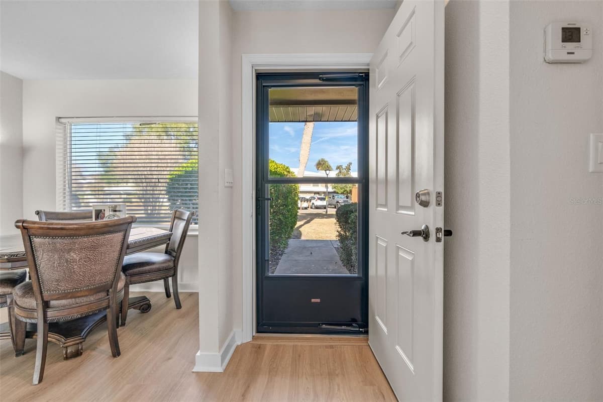 11568 BAYSHORE DRIVE — photo 12 of 46