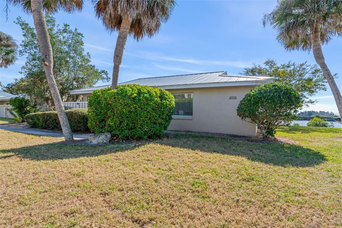 11568 BAYSHORE DRIVE — photo 2 of 46