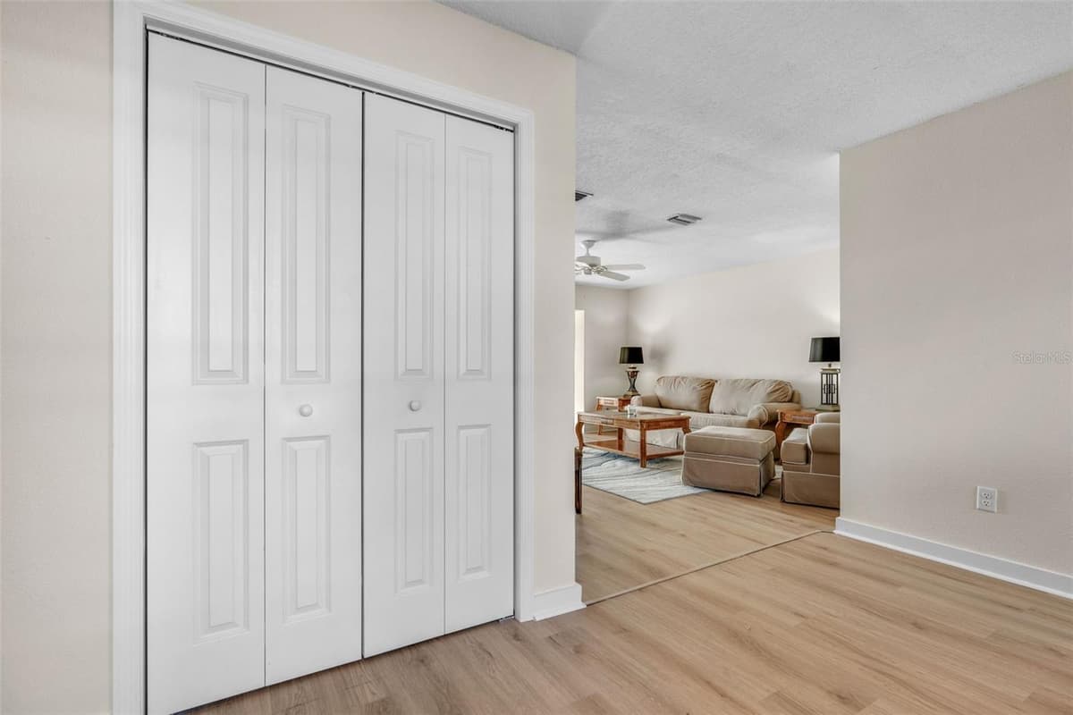 11568 BAYSHORE DRIVE — photo 9 of 46