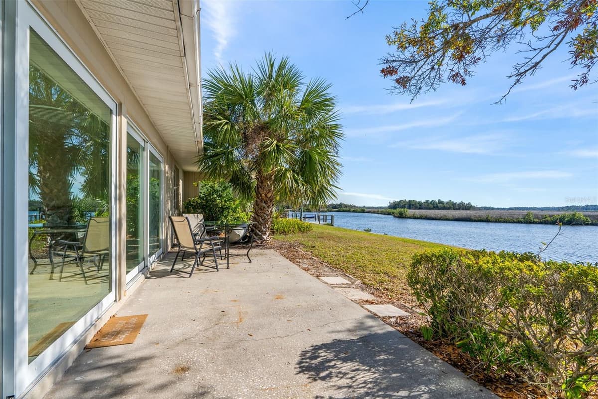 11568 BAYSHORE DRIVE — photo 7 of 46