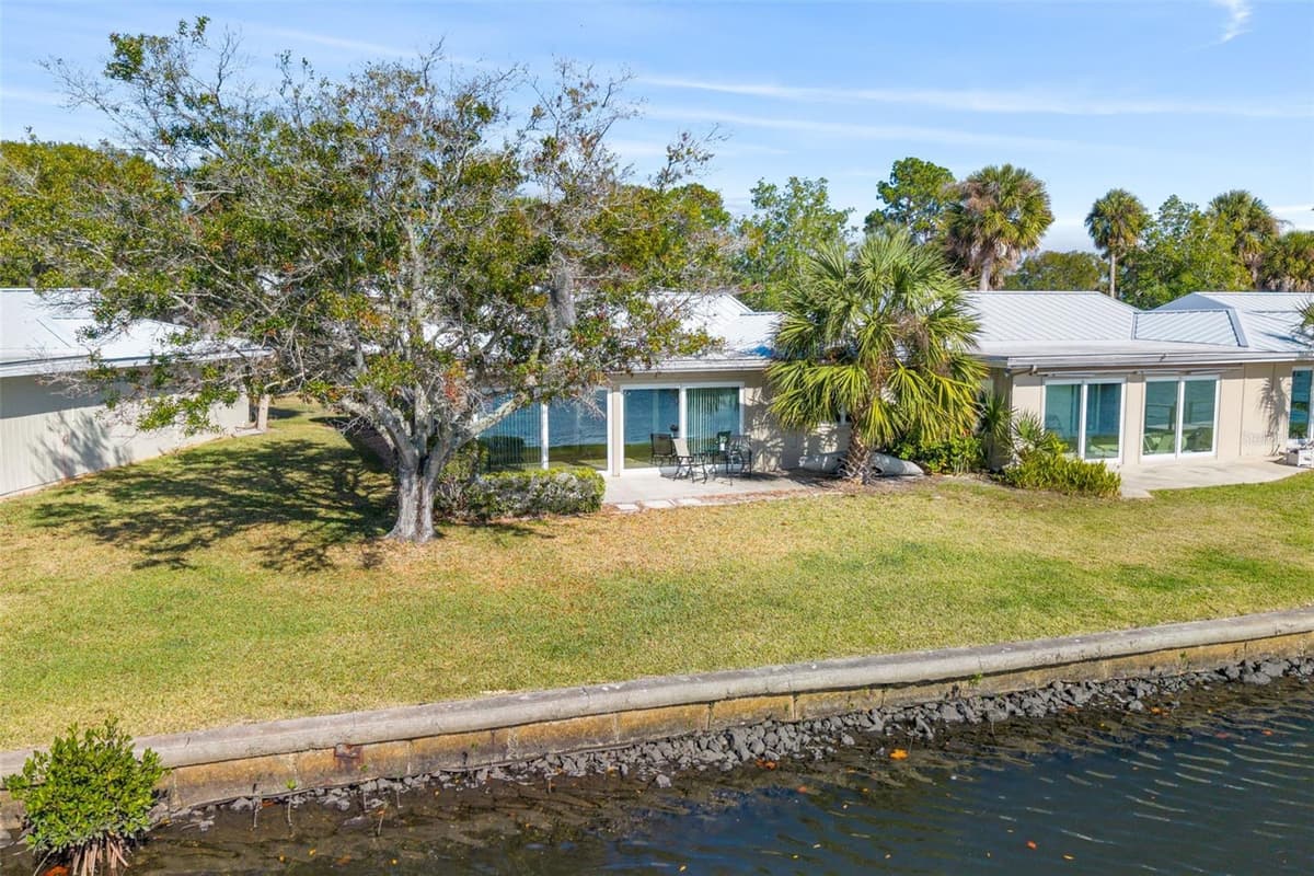 11568 BAYSHORE DRIVE — photo 4 of 46