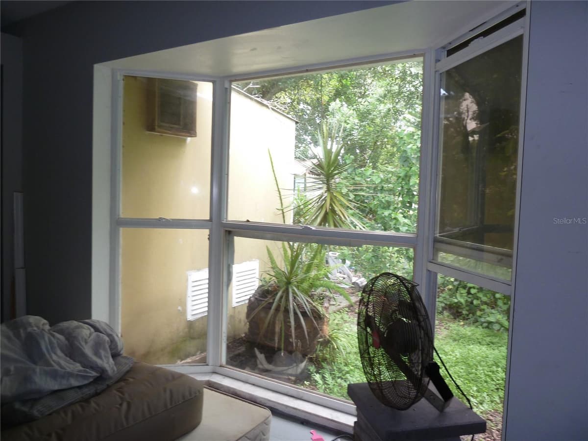5 JUPITER AVENUE — photo 13 of 18