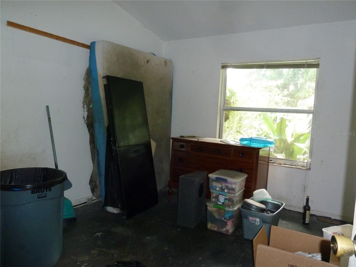 5 JUPITER AVENUE — photo 10 of 18