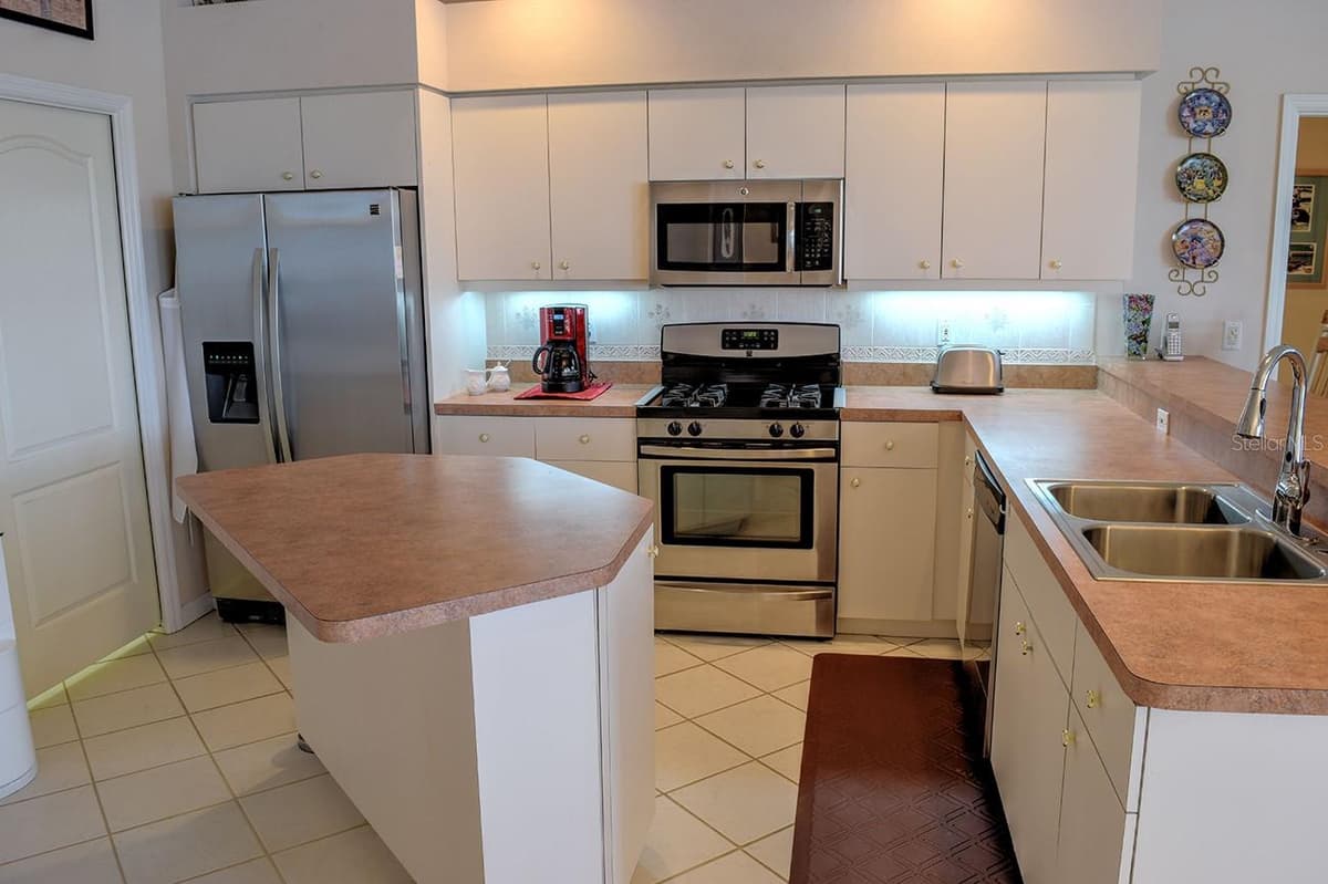 5113 FAR OAK CIRCLE — photo 7 of 29