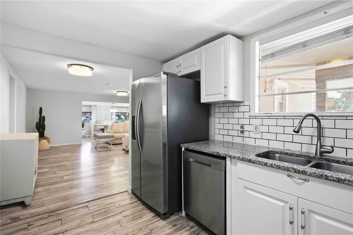 603 60TH AVENUE — photo 8 of 45