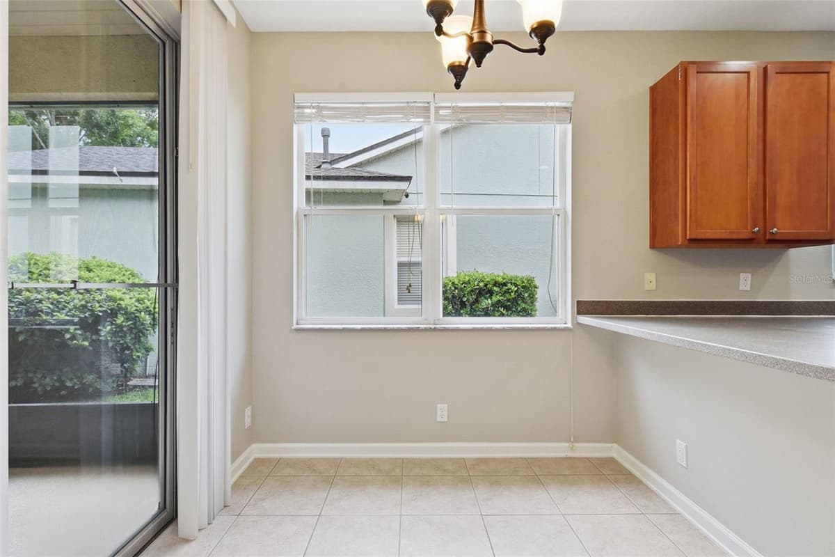 207 MANOR VIEW LANE — photo 15 of 33