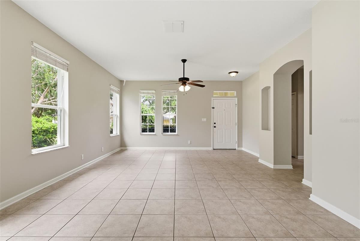 207 MANOR VIEW LANE — photo 7 of 33