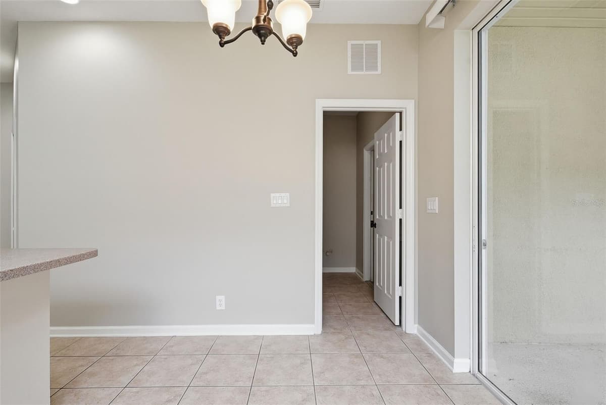 207 MANOR VIEW LANE — photo 16 of 33