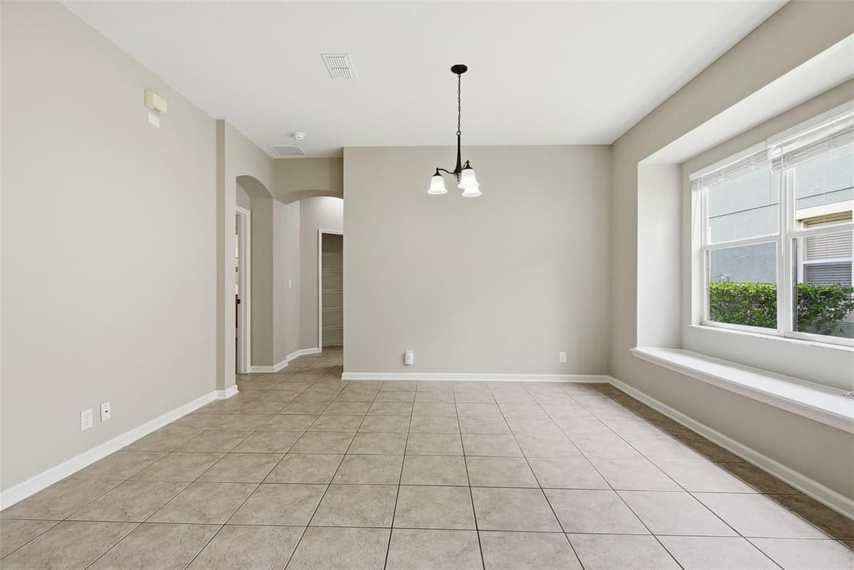 207 MANOR VIEW LANE — photo 9 of 33