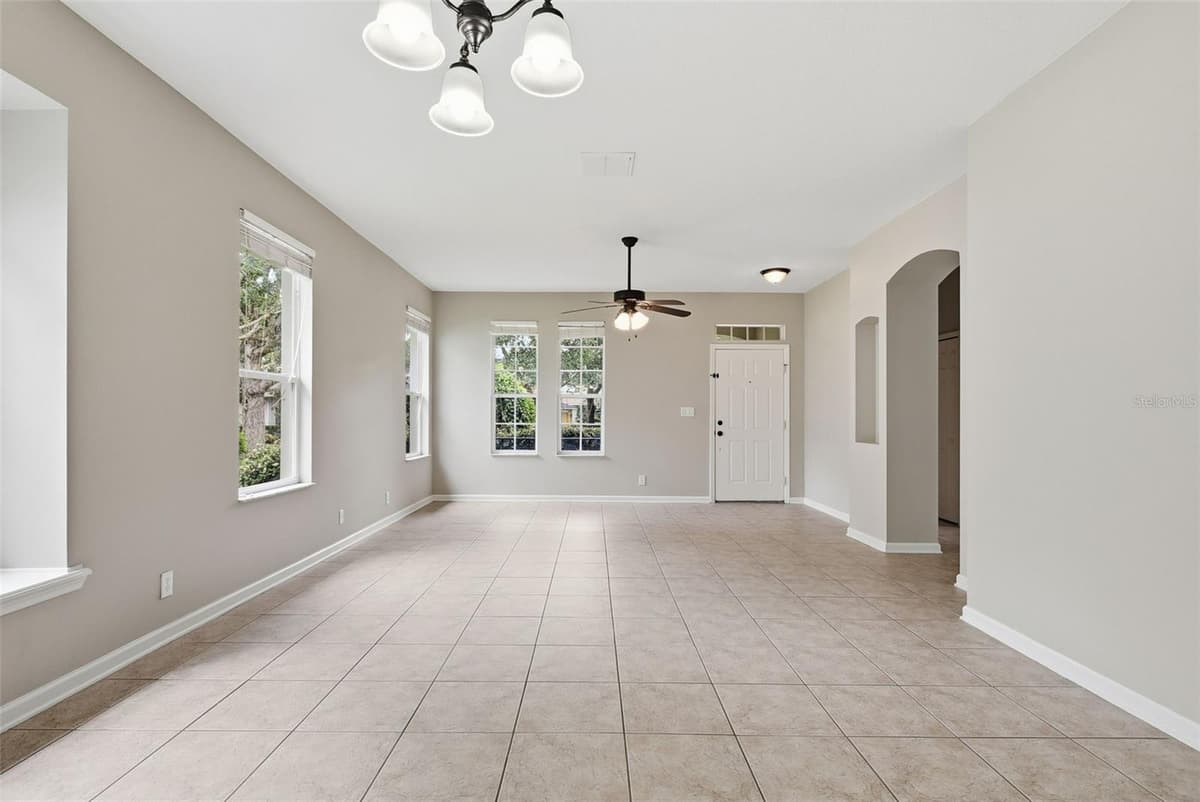 207 MANOR VIEW LANE — photo 10 of 33