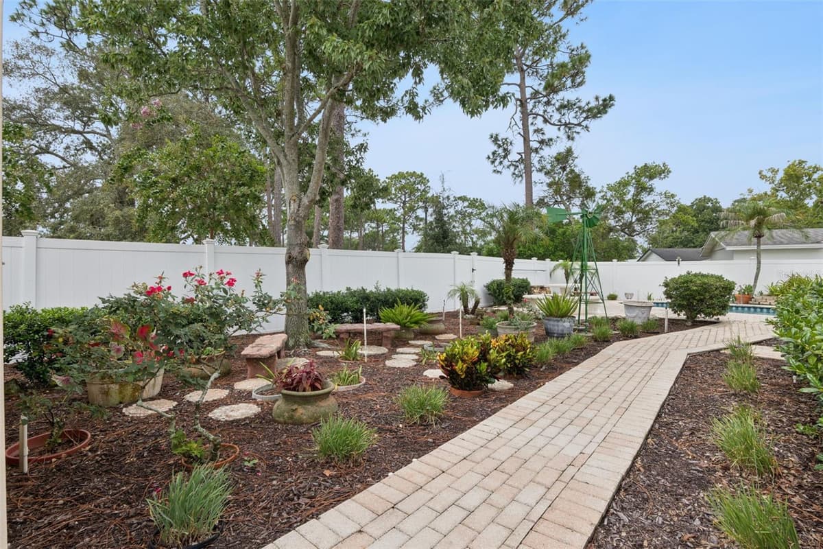 1391 AVALON BOULEVARD — photo 31 of 40