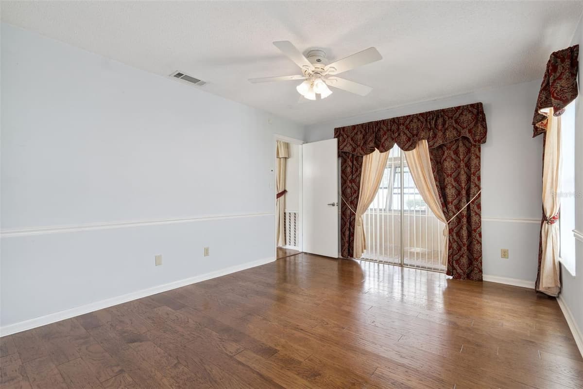 1391 AVALON BOULEVARD — photo 12 of 40