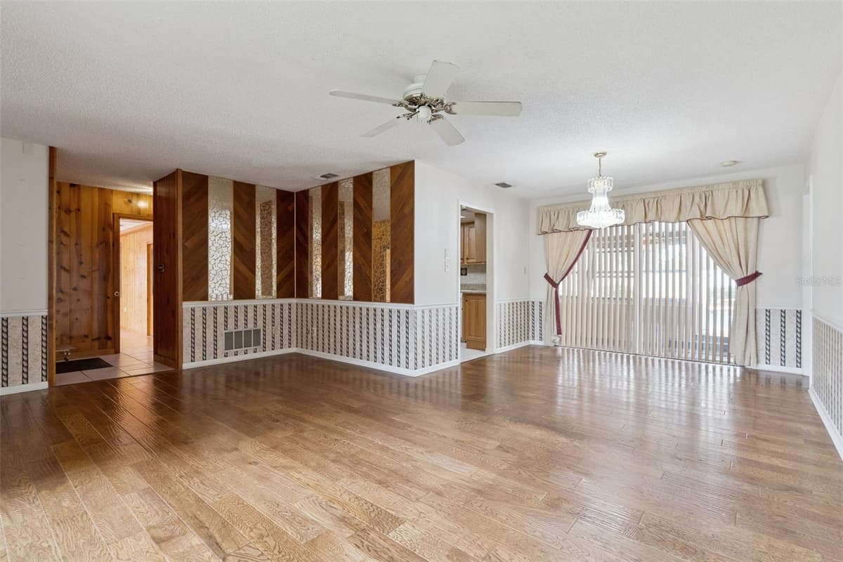 1391 AVALON BOULEVARD — photo 5 of 40