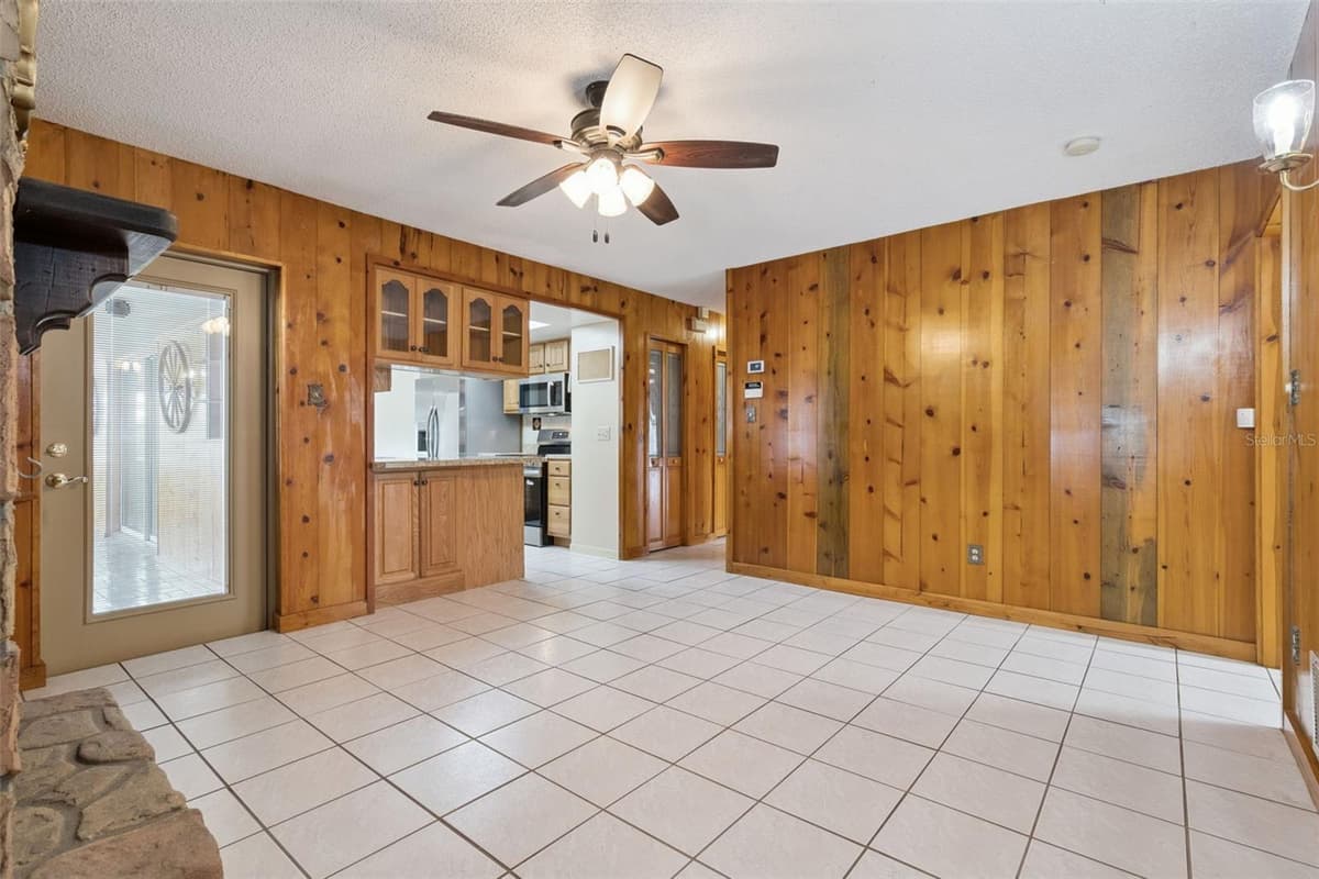1391 AVALON BOULEVARD — photo 9 of 40