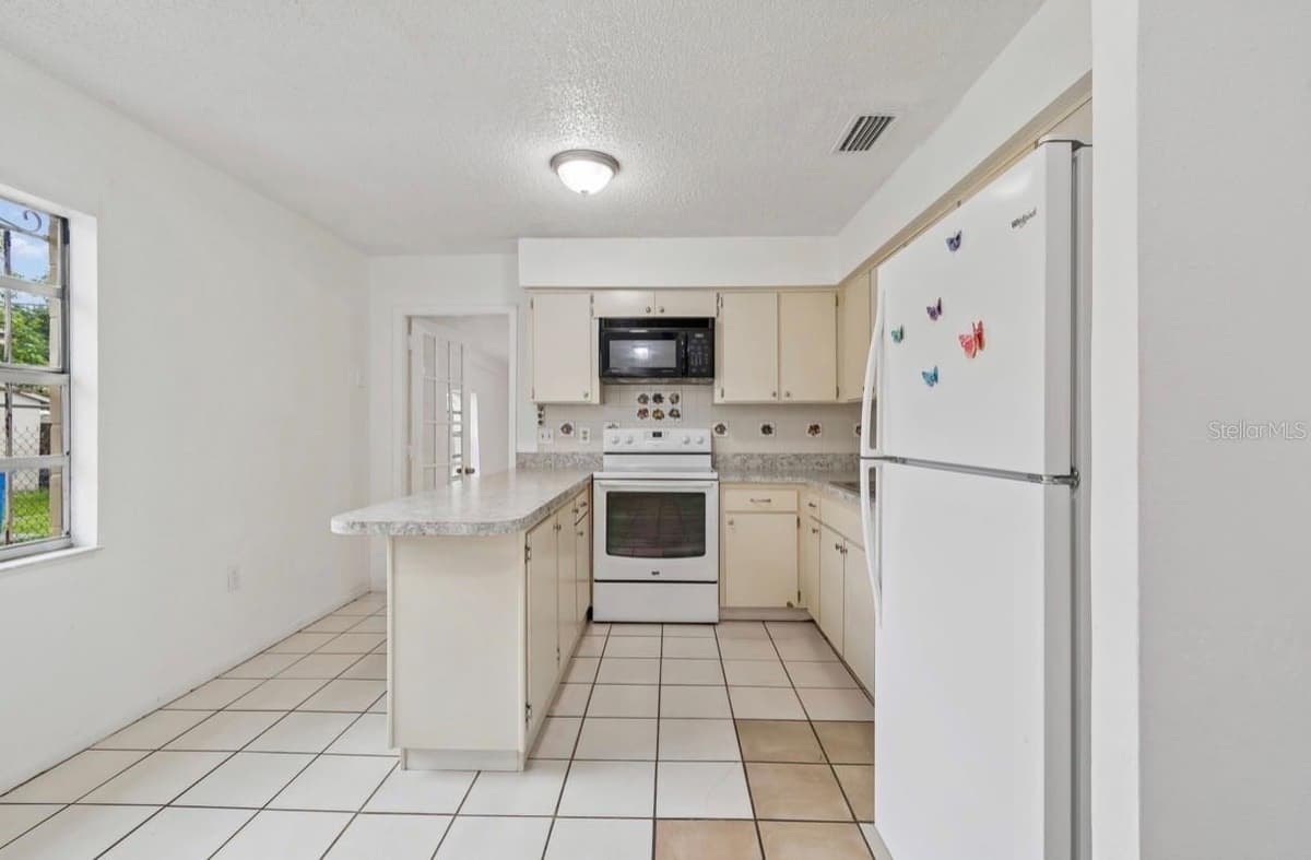 7516 CORTEZ STREET — photo 2 of 65