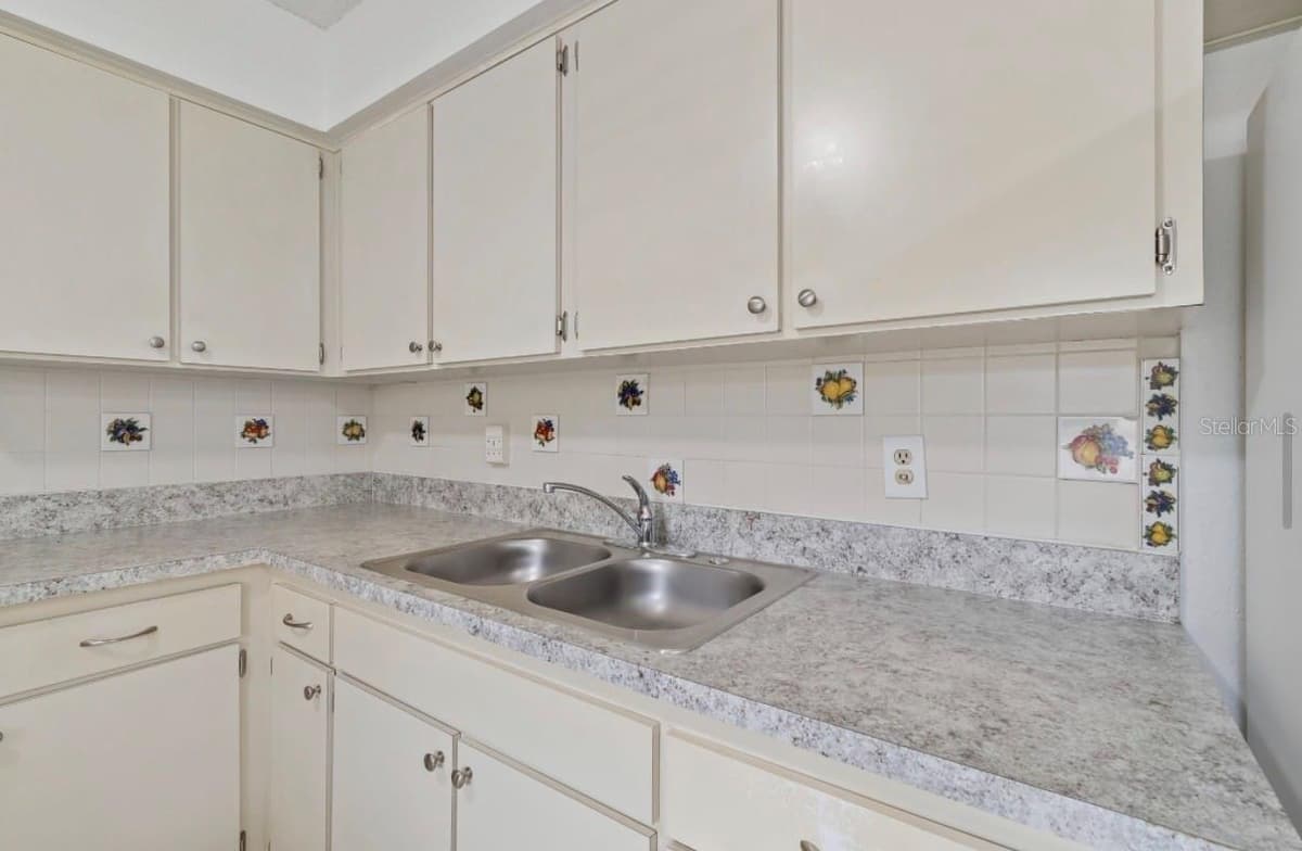 7516 CORTEZ STREET — photo 6 of 65