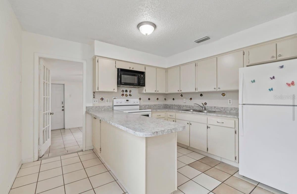 7516 CORTEZ STREET — photo 3 of 65