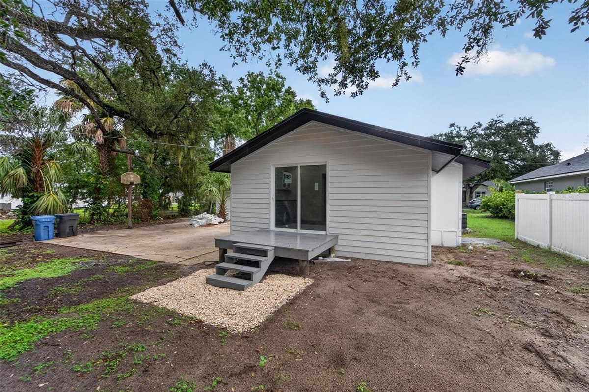 8809 DYER ROAD — photo 47 of 60