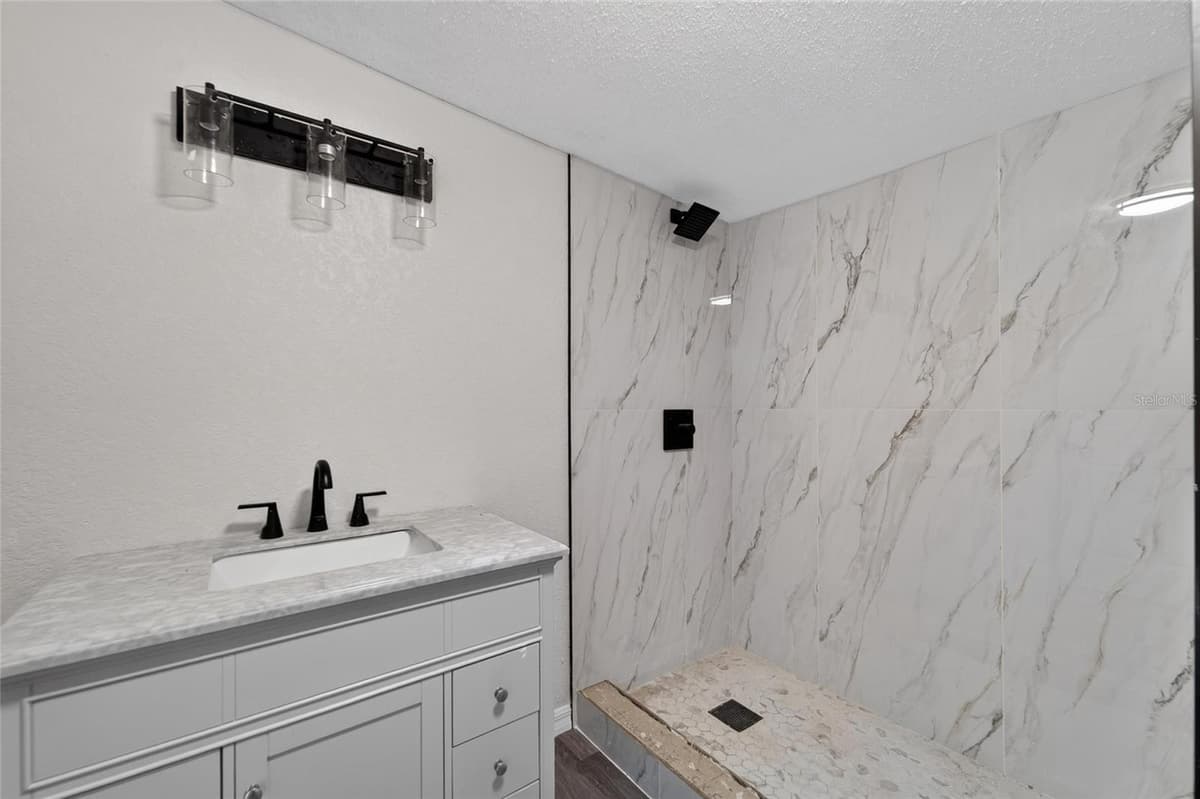 8809 DYER ROAD — photo 33 of 60
