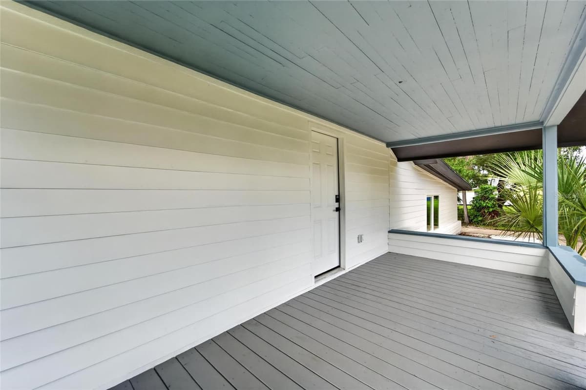 8809 DYER ROAD — photo 7 of 60