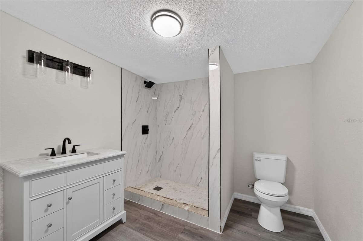 8809 DYER ROAD — photo 31 of 60