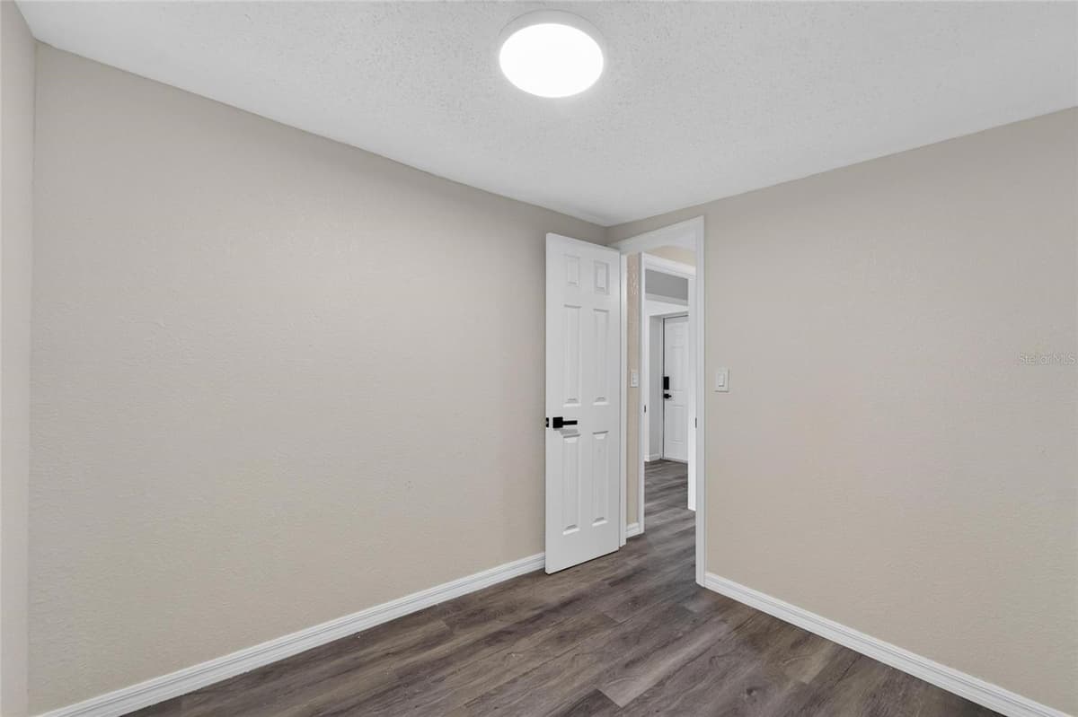 8809 DYER ROAD — photo 36 of 60
