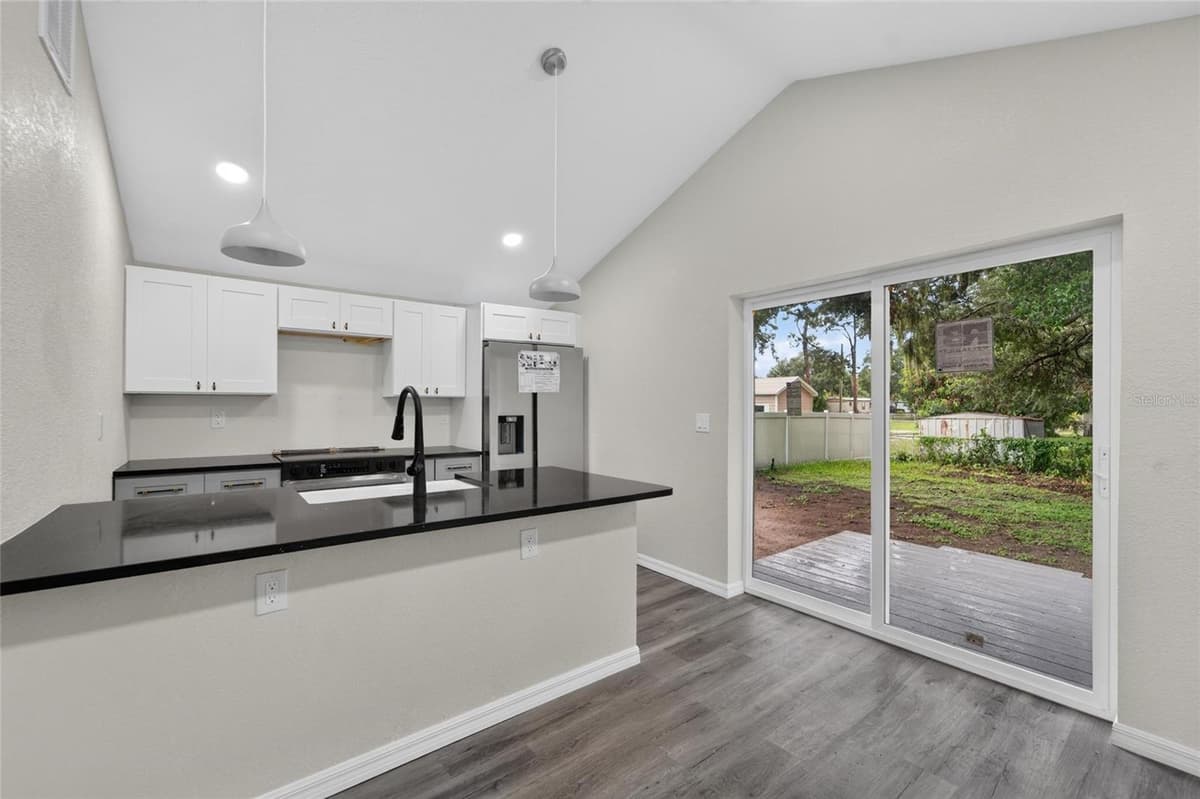 8809 DYER ROAD — photo 19 of 60