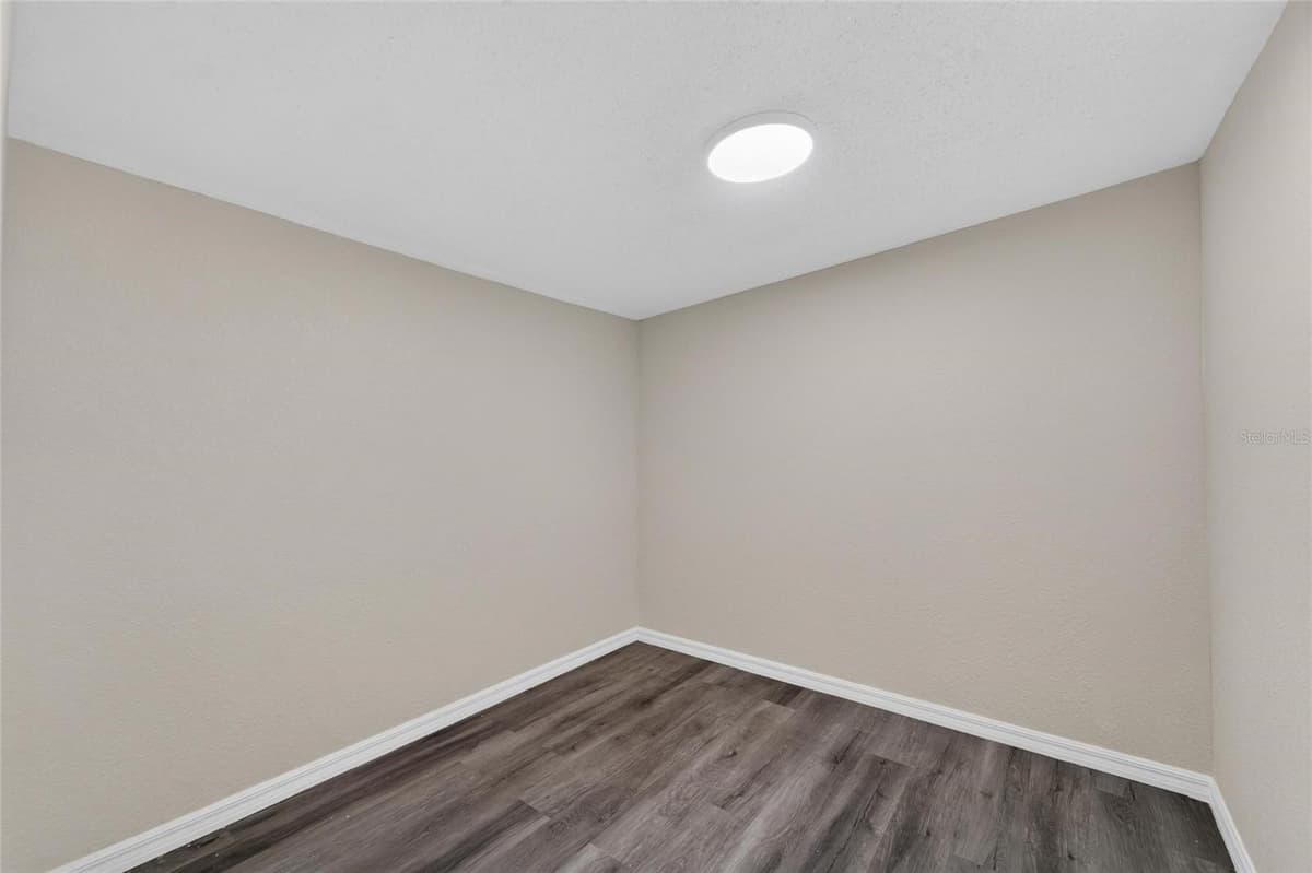 8809 DYER ROAD — photo 35 of 60