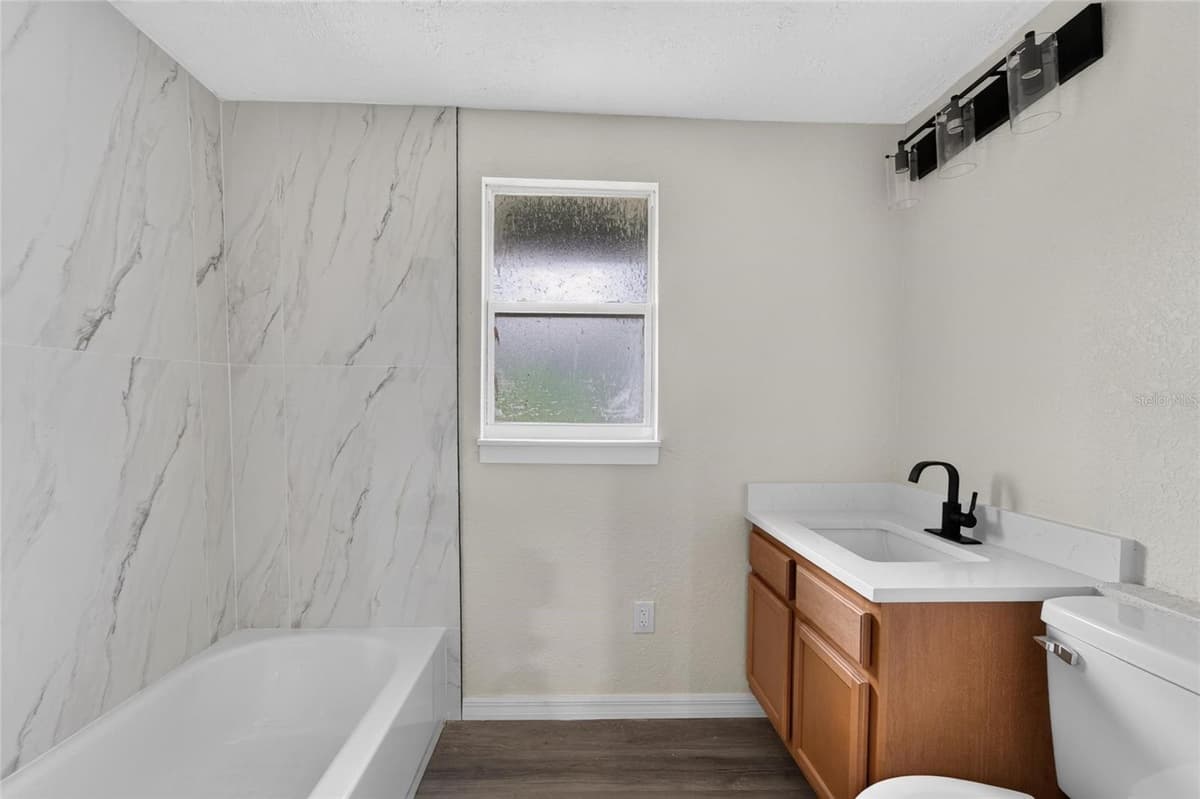 8809 DYER ROAD — photo 40 of 60