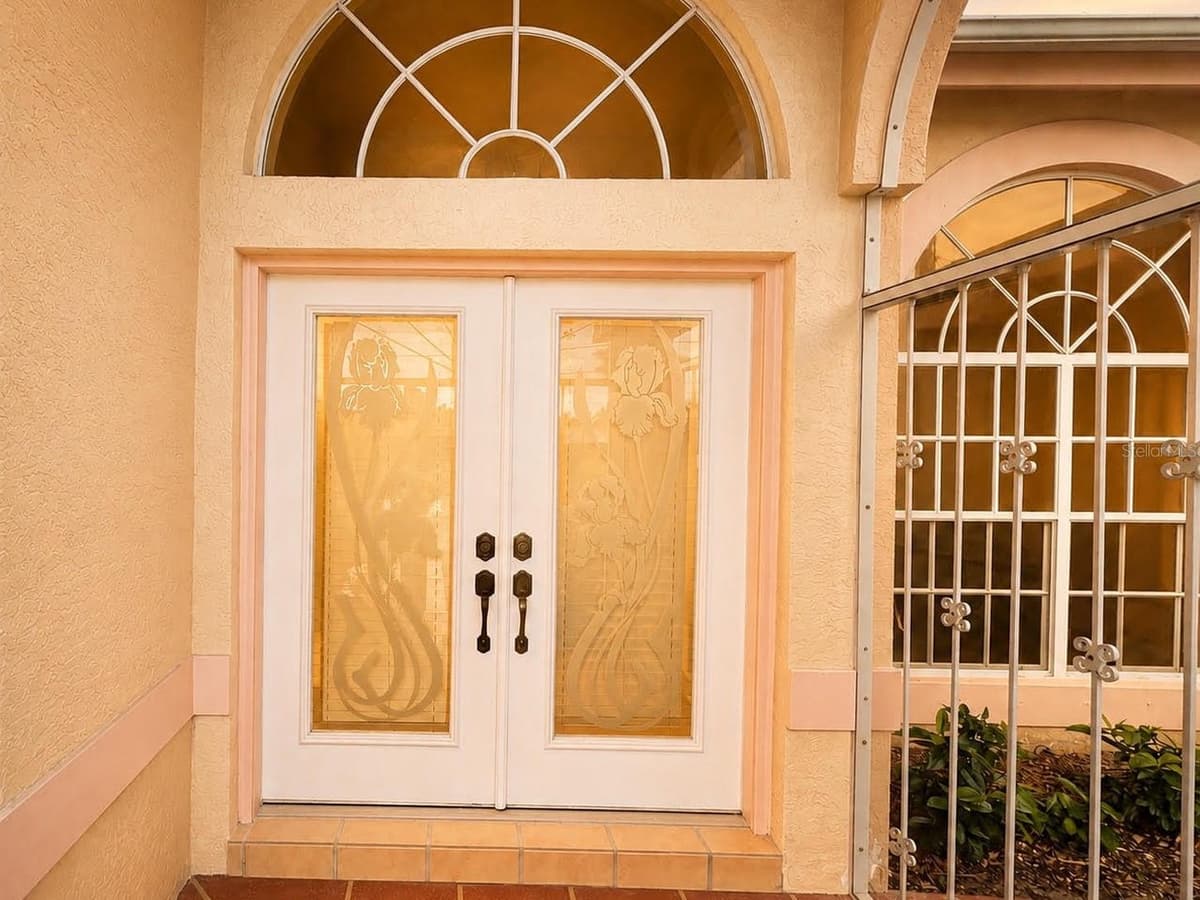 6468 FRIENDLY CIRCLE — photo 16 of 39