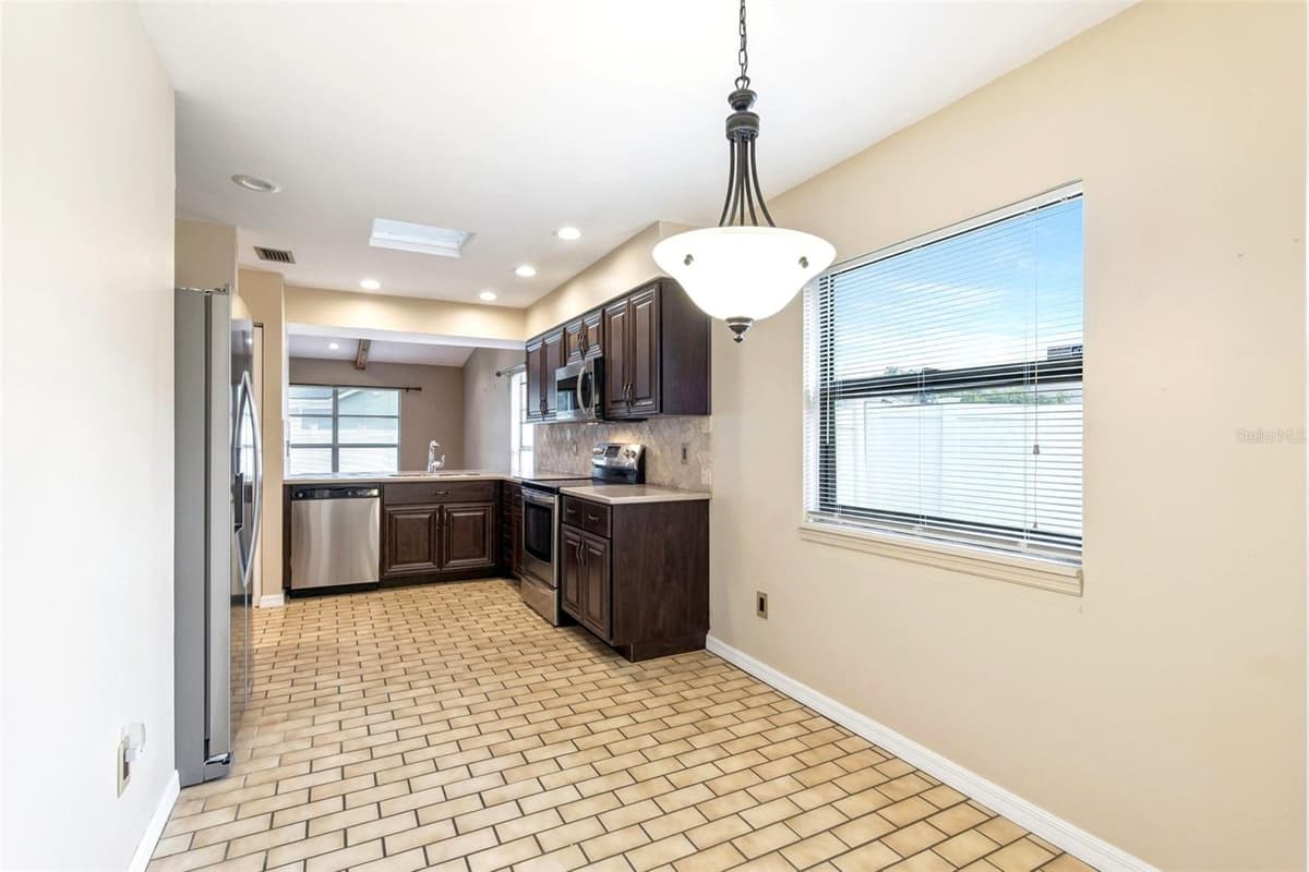 787 EVERT COURT — photo 12 of 37