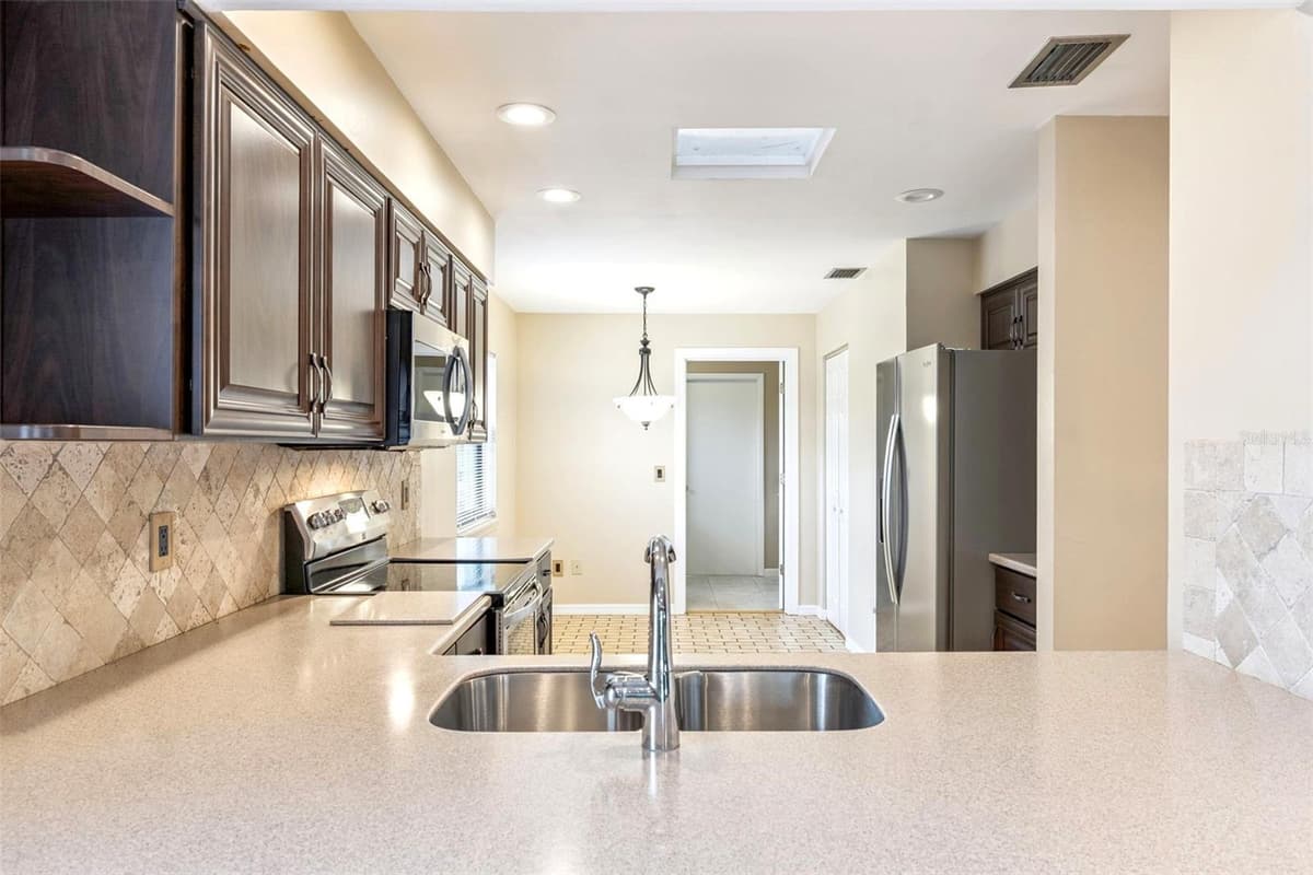 787 EVERT COURT — photo 10 of 37