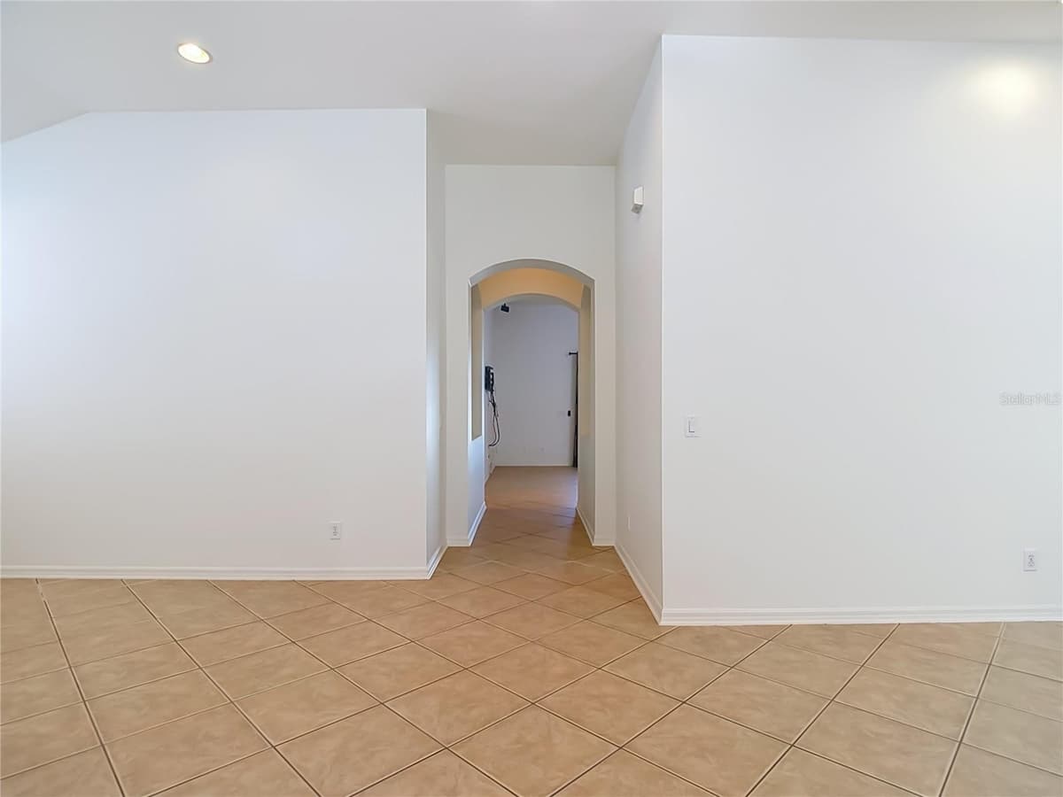 220 RONJA LANE — photo 7 of 95