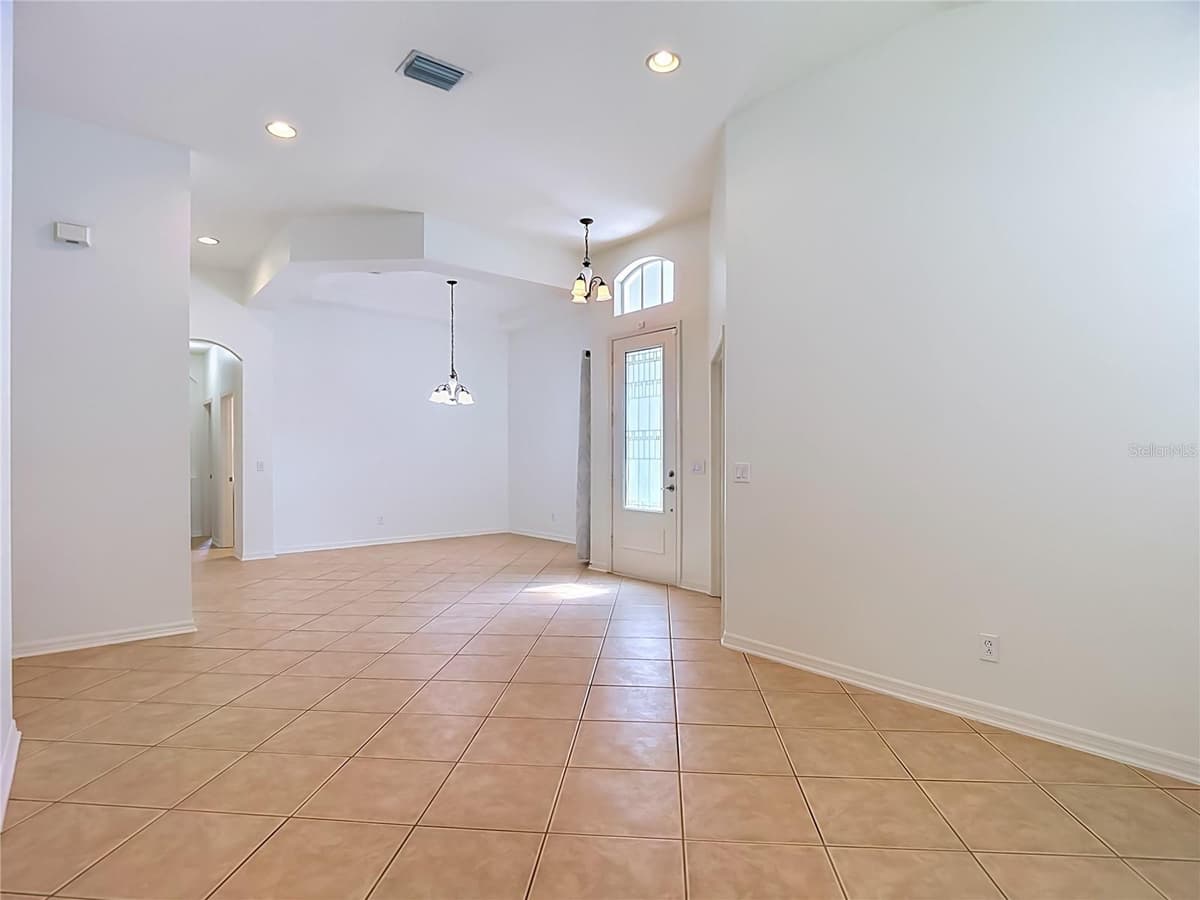 220 RONJA LANE — photo 10 of 95