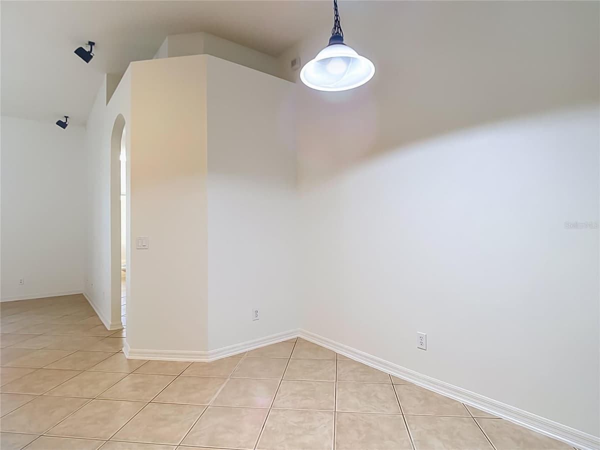 220 RONJA LANE — photo 25 of 95