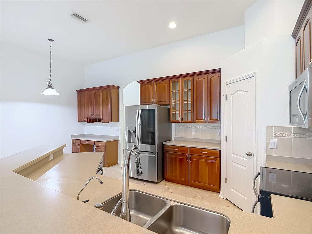 220 RONJA LANE — photo 33 of 95