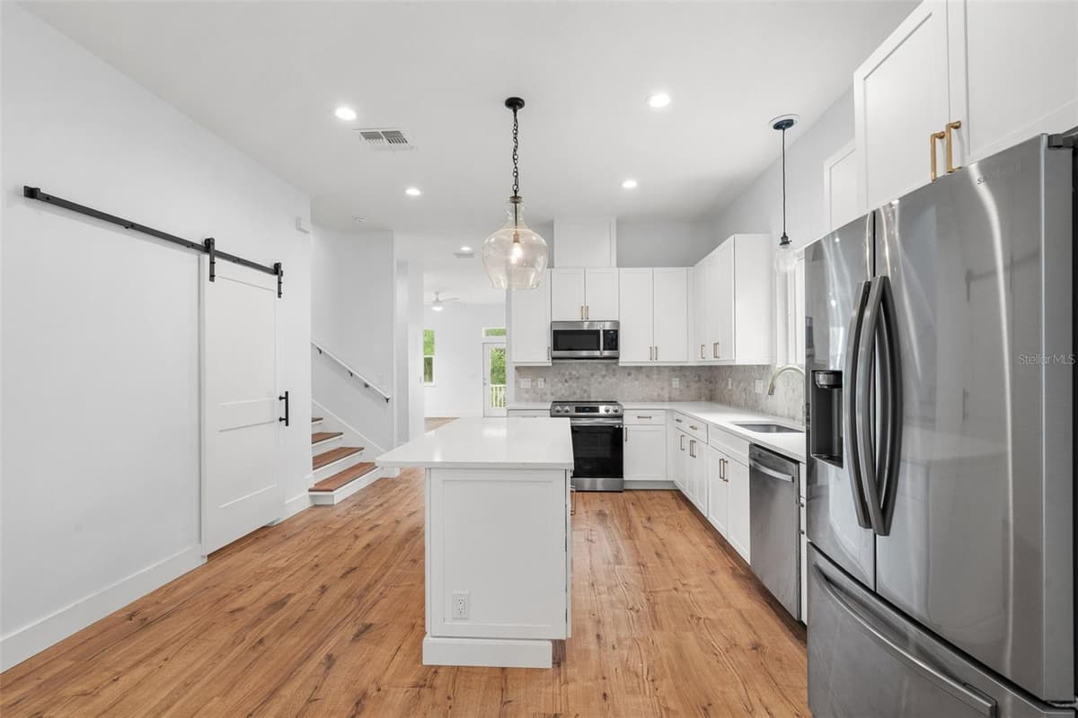 385 GEORGIA AVENUE — photo 14 of 53