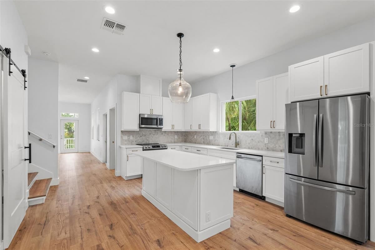 385 GEORGIA AVENUE — photo 13 of 53