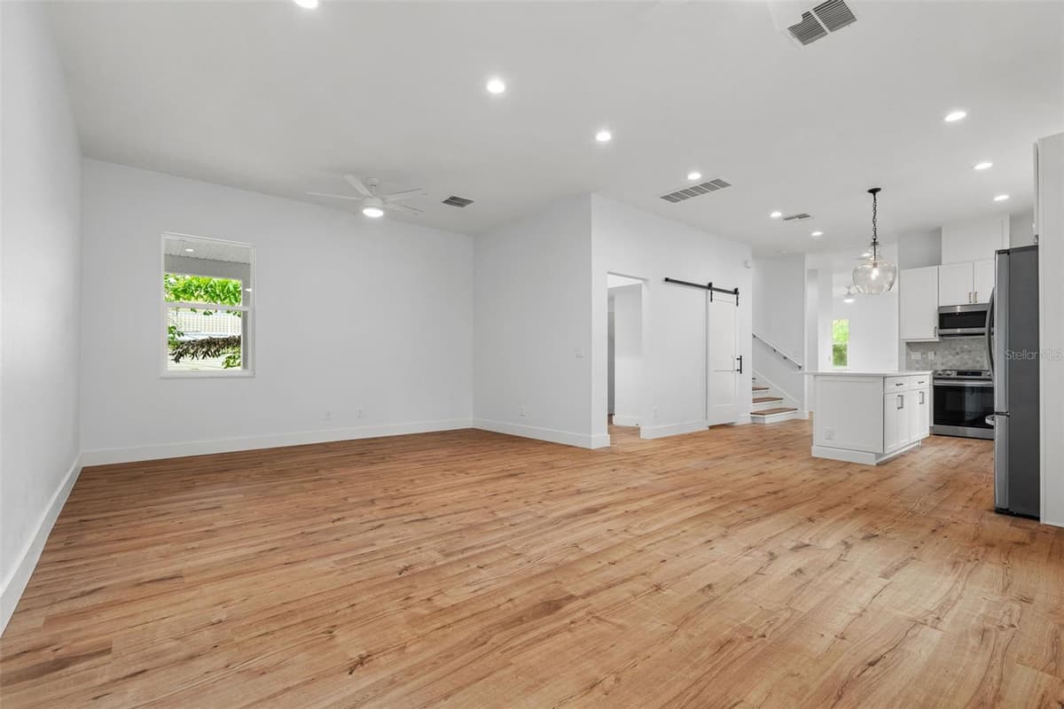385 GEORGIA AVENUE — photo 19 of 53
